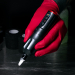 Máquina de tatuagem sem fios FK Irons ONE - Charcoal / Ruby